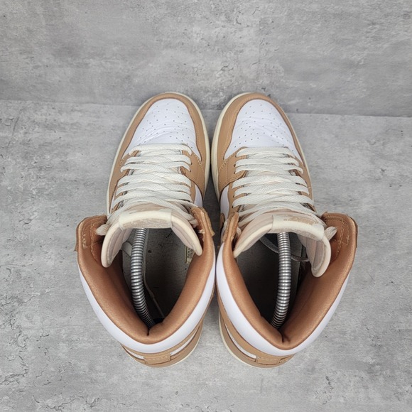 Nike Womens Size 10 Basketball Shoes Air Jordan 1 Retro High OG Praline White - Picture 5 of 8